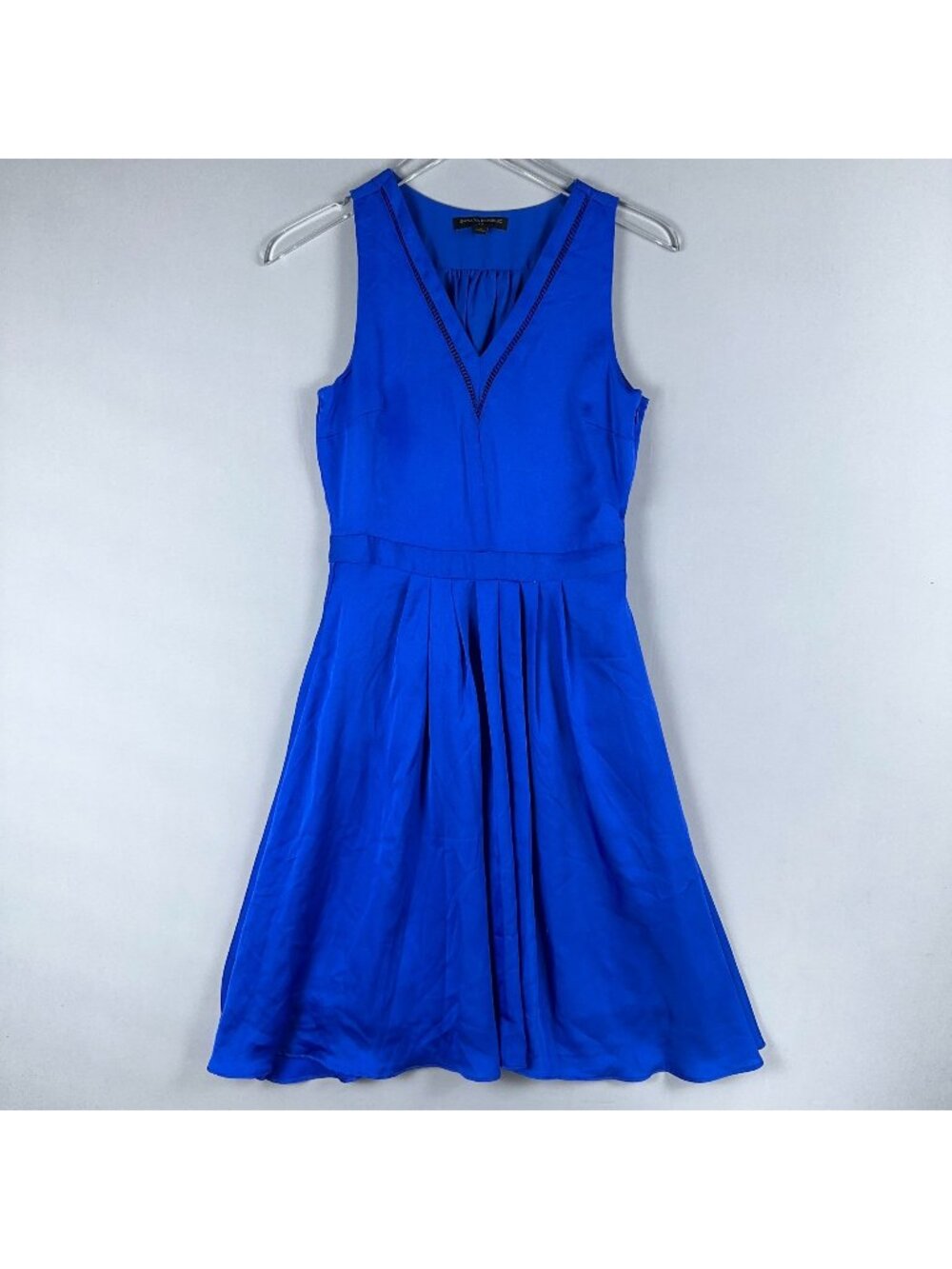 Banana Republic Dress Size 0 Sleeveless Blue Fit Flare Pleated Midi V Neck